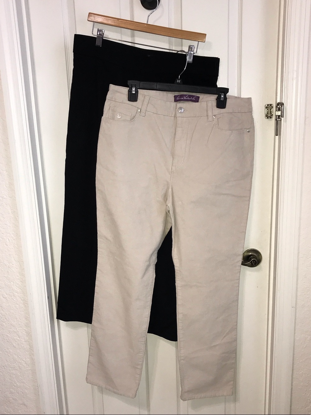 Beige Straight-Leg corduroy/Black pull on capri